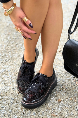 Шкіряні сліпони на танкетці на блискавці, чорні