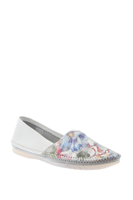 Półbuty skórzane białe płaskie z kwiatowym wzorem