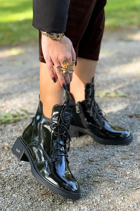 Lakierowane botki damskie skórzane czarne z zamkiem i sznurówką