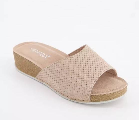 Бежеві шльопанці Venezia 7700