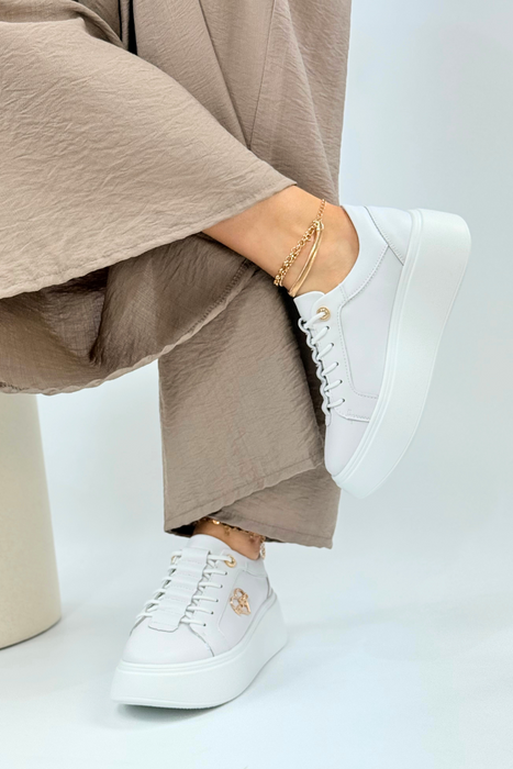 Białe sneakersy skórzane ze złotym sercem w logo Filippo