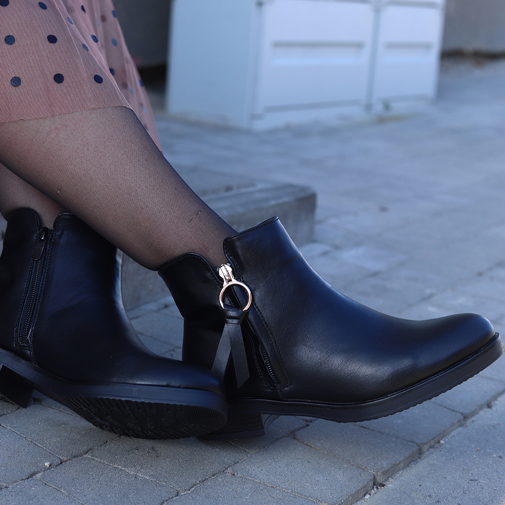 Черевики на плоскій підошві Evento чорного кольору