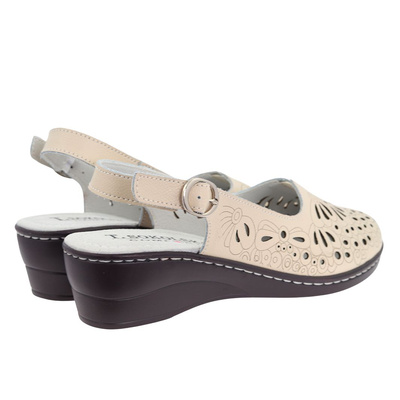 Бежеві ажурні шкіряні босоніжки від T. Sokolski