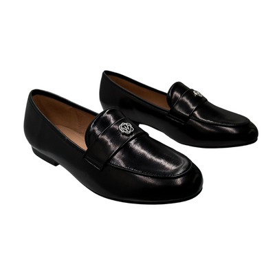 Жіночі чорні лаковані лофери Evento