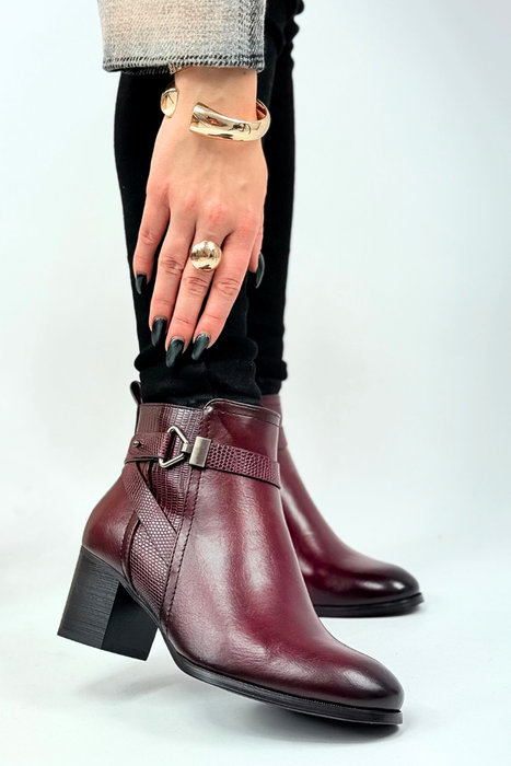 Черевики замшеві коричневого кольору, утеплені