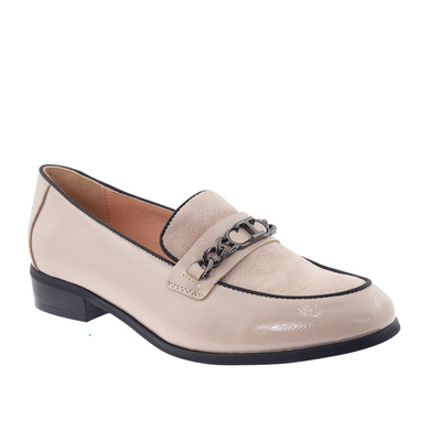 Бежеві лаковані лофери з ланцюжком Potocki