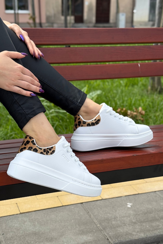 Białe sneakersy z motywem panterki na grubej platformie z ekoskóry Big Star