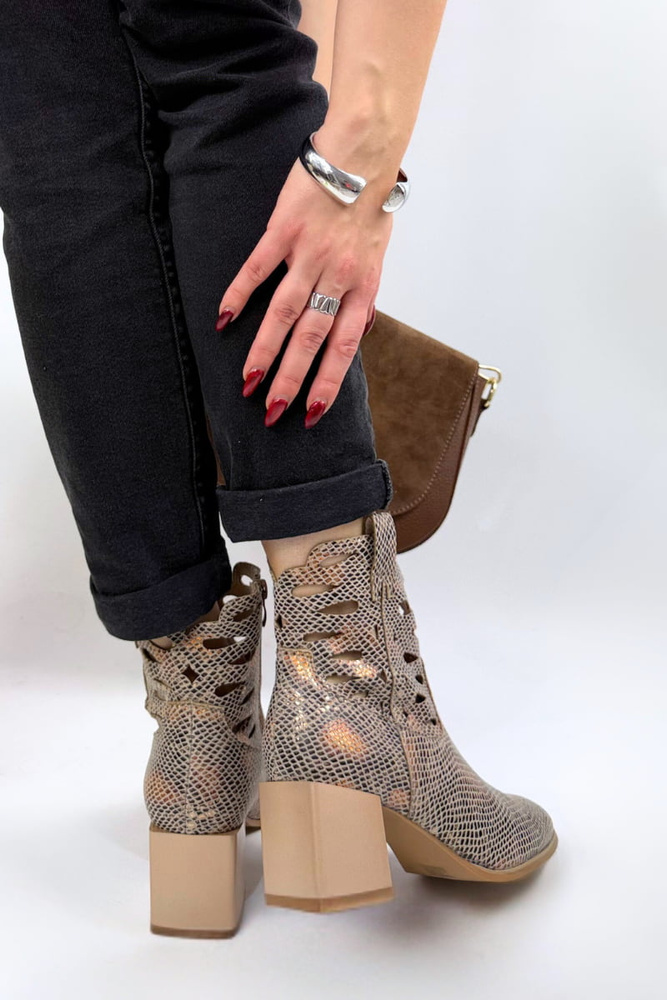 Botki damskie ażurowe złoty wąż na klocku 