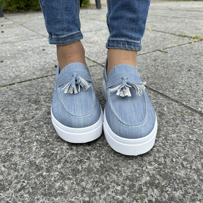 Półbuty niebieskie z chwostem na platformie M. Daszyński