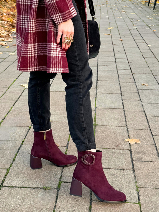 Чорні шкіряні ботильйони Artiker на низькому каблуці