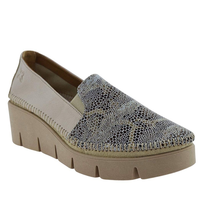 Beżowe półbuty na platformie i koturnie skórzane welur Maciejka