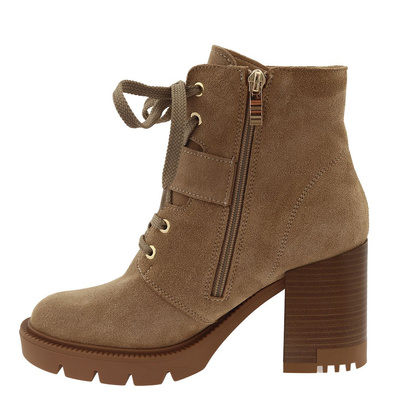 Botki skórzane beżowe na słupku Gamis