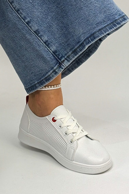Białe damskie półbuty sportowe perforowane na platformie