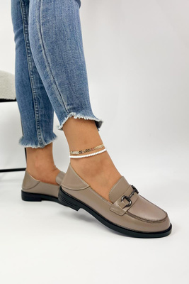 Бежеві шкіряні мокасини без рукавів