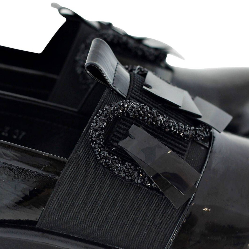 Półbuty damskie lakierowane w kolorze czarnym S.Barski