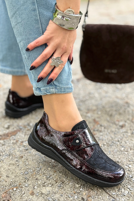 Жіночі ажурні сліпони платинового кольору