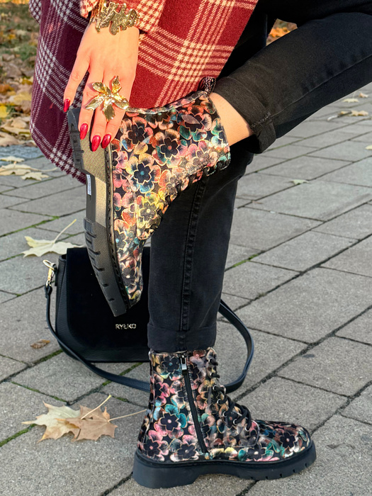 Botki damskie z motywem kwiatowym żółte za kostkę