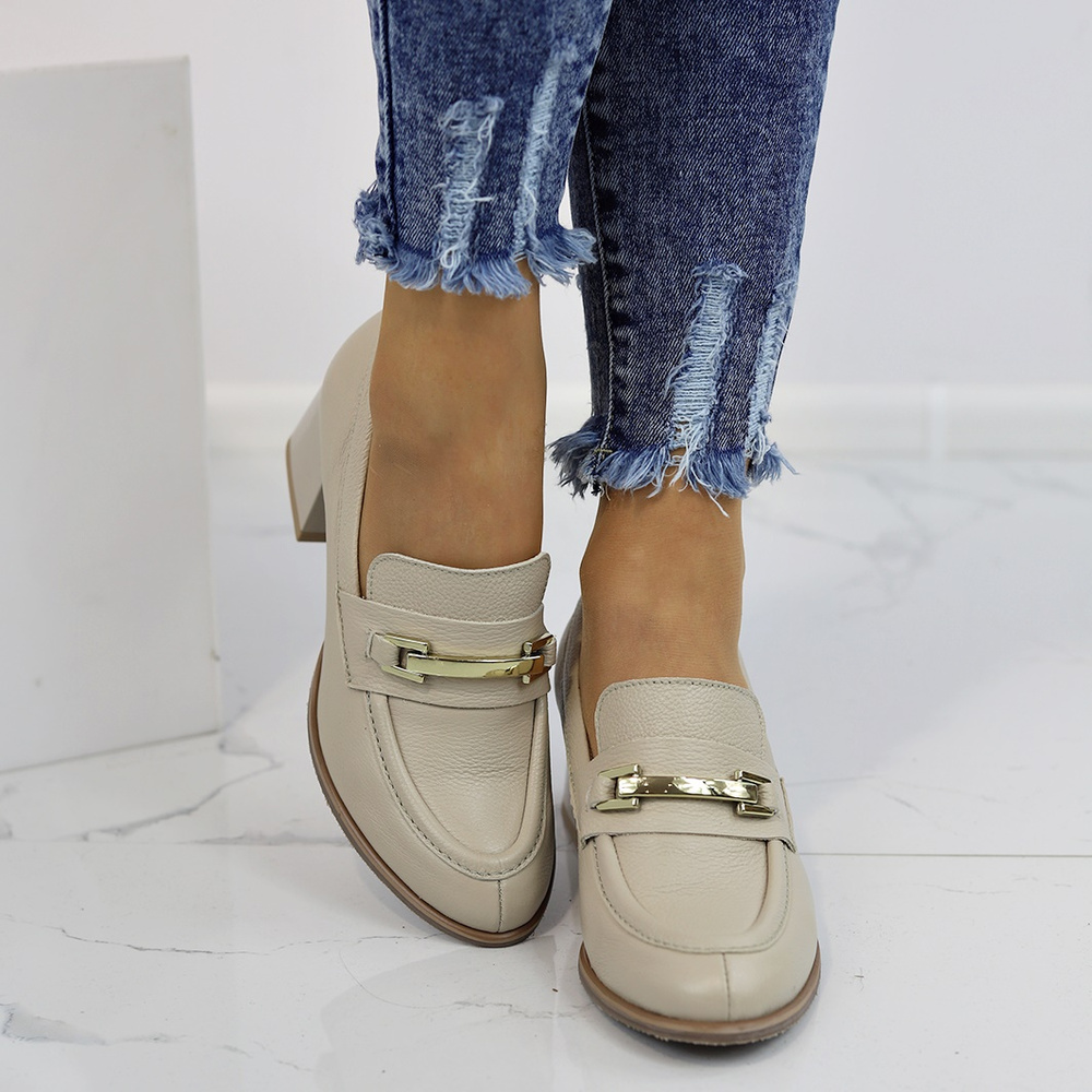 Beżowe półbuty damskie skórzane na obcasie Lemar