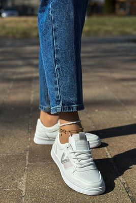 Białe damskie półbuty sportowe sznurowane