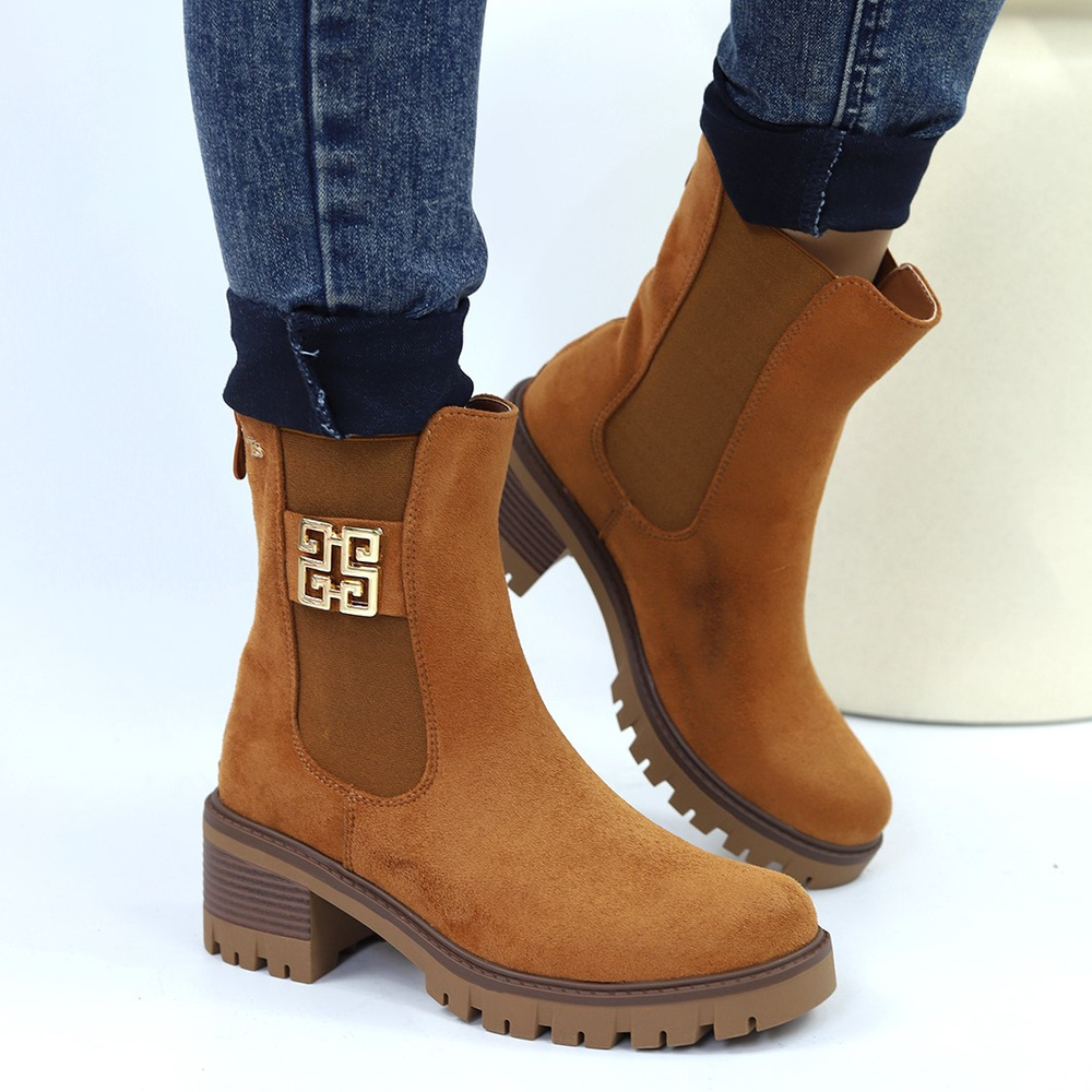 Верблюжі замшеві ботильйони з колодкою і утепленою платформою