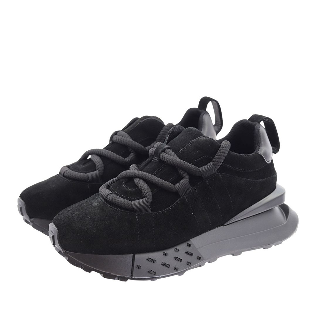 Czarne sneakersy damskie ze skóry zamszowej sznurowane