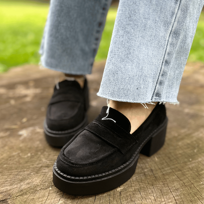 Чорні замшеві туфлі на платформі та колодці Vinceza