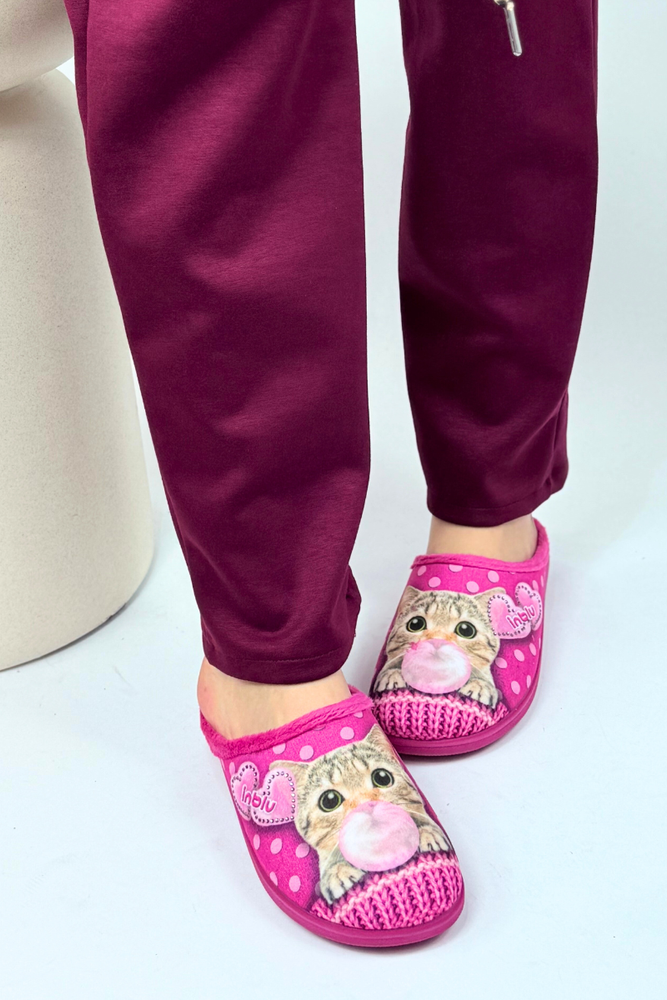 Kapcie damskie mięciutkie z kotkiem wsuwane fuksja
