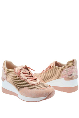 Różowe sneakersy na koturnie z ciekawą wstawką z tyłu