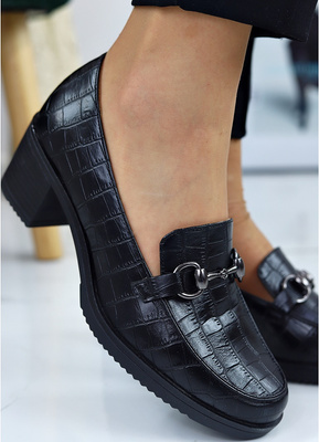 Чорні туфлі на високих підборах з тваринним візерунком від Vinceza