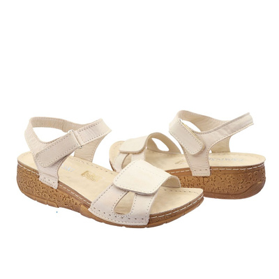 Skórzane sandały beżowe na rzep na T. Sokolski