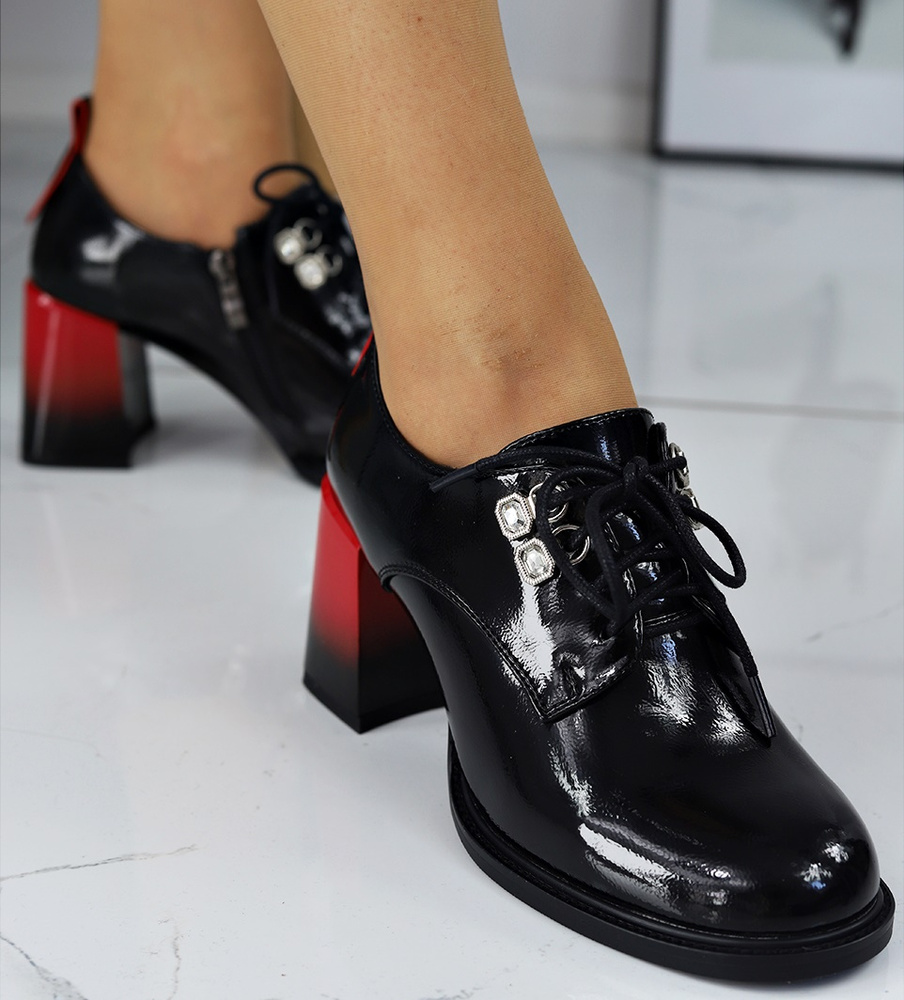 Чорні жіночі туфлі на модному каблуці S.Barski 