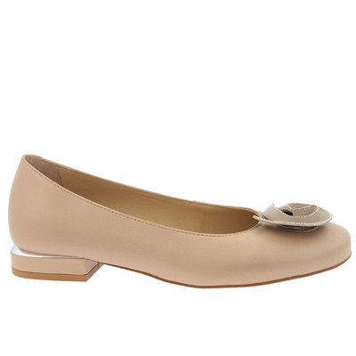 Бежеві шкіряні туфлі на низькому каблуці Ексбут