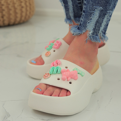 Klapki damskie literki białe