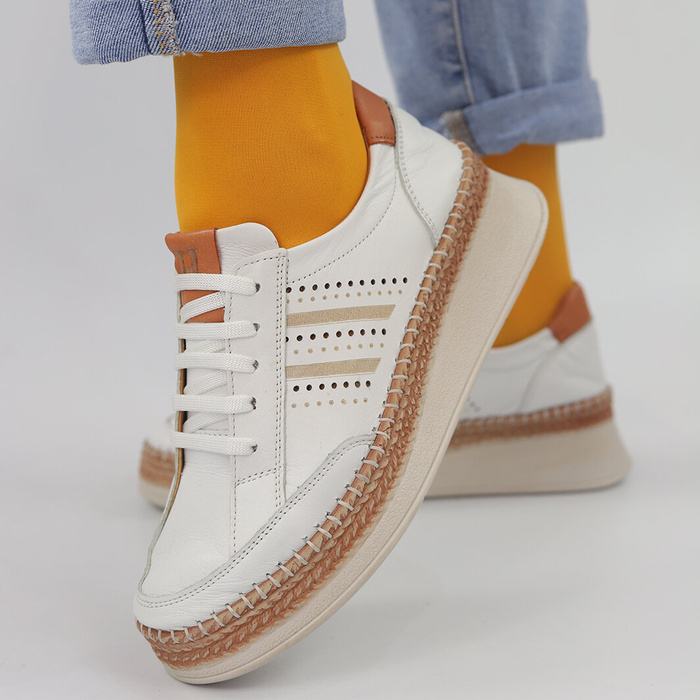 Półbuty skórzane sznurowane białe ażurowe na koturnie Loretta Vitale
