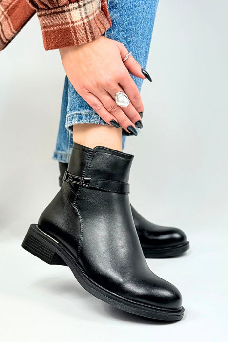 Темно-бежеві ажурні ботильйони із замшевої екошкіри