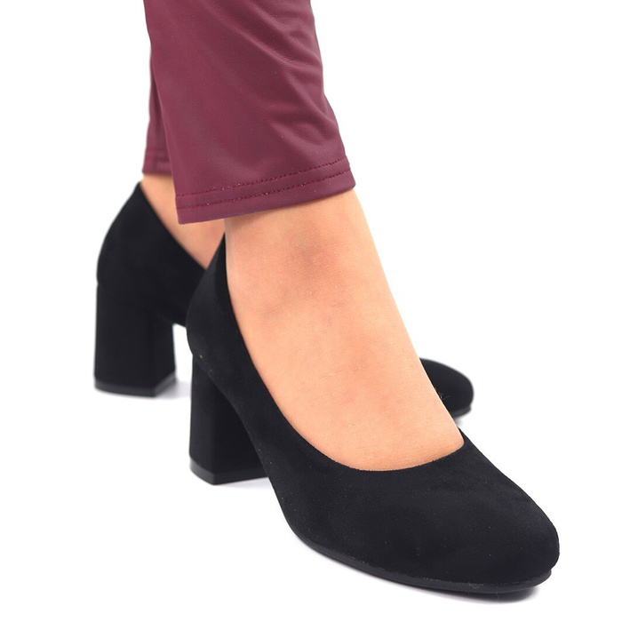 Чорні замшеві туфлі на високих підборах від Potocki