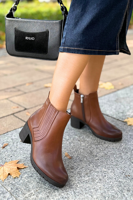 Сірі шкіряні чоботи Galant на утепленій каблуці