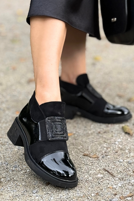 Темно-бежеві ажурні ботильйони із замшевої екошкіри