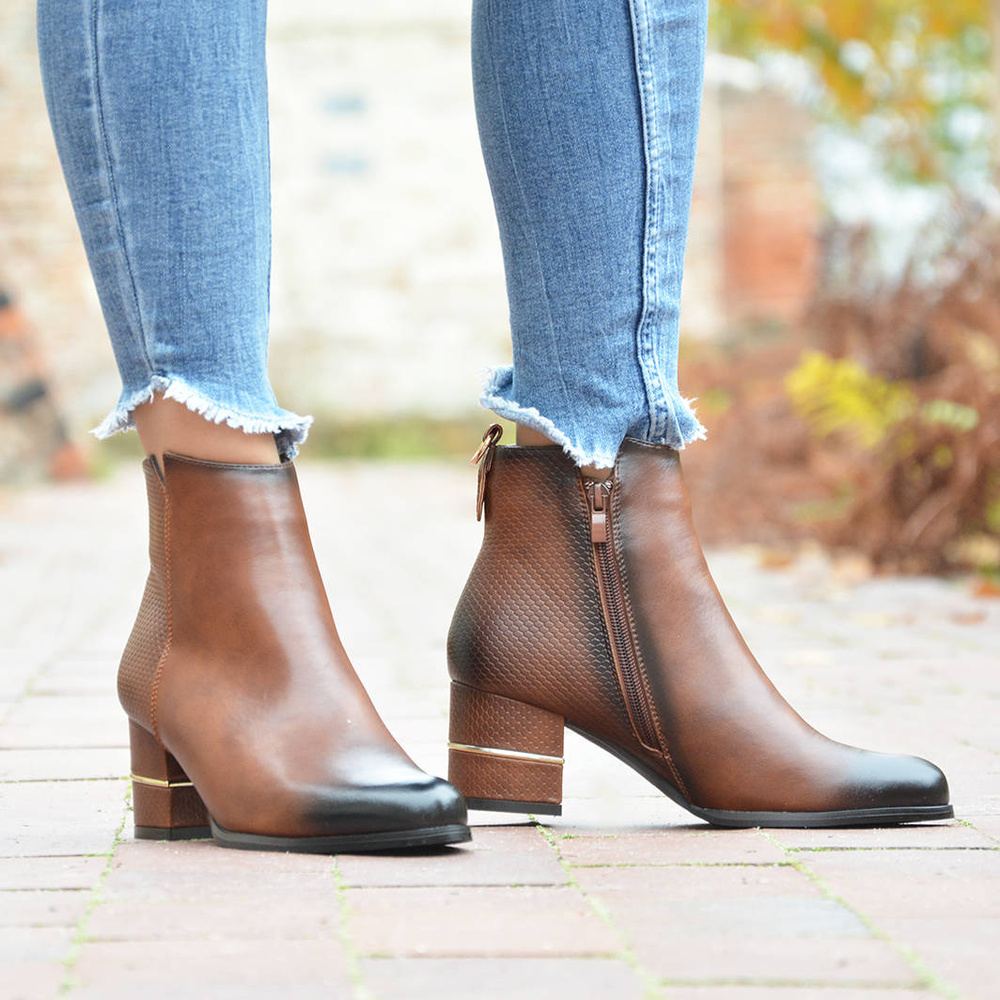 Botki brązowe na słupku ocieplane z zamkiem