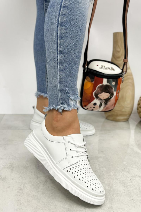 Półbuty sportowe białe z ażurową cholewką