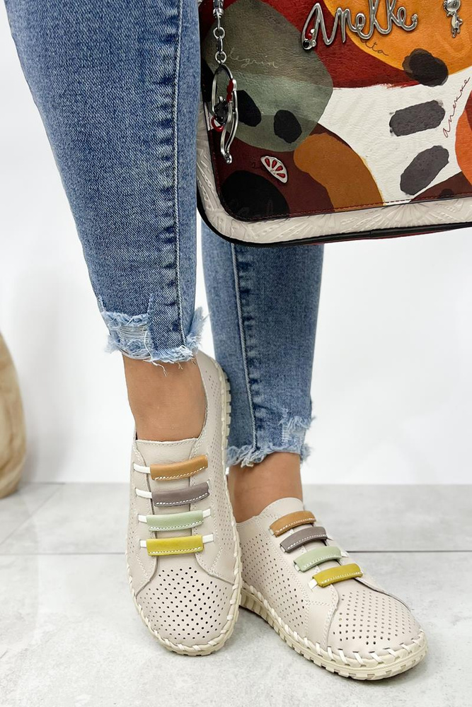 Beżowe półbuty skórzane perforowane wsuwane płaskie 