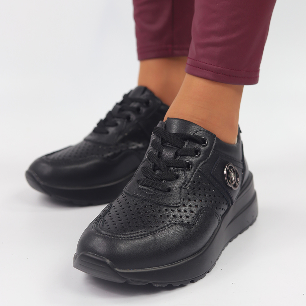 Sneakersy skórzane ażurowe w kolorze czarnym Evento