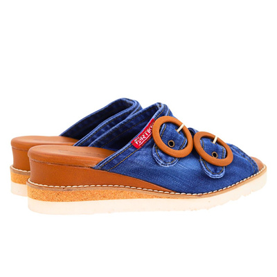 Jeansowe klapki z beżową klamerką na koturnie Artiker
