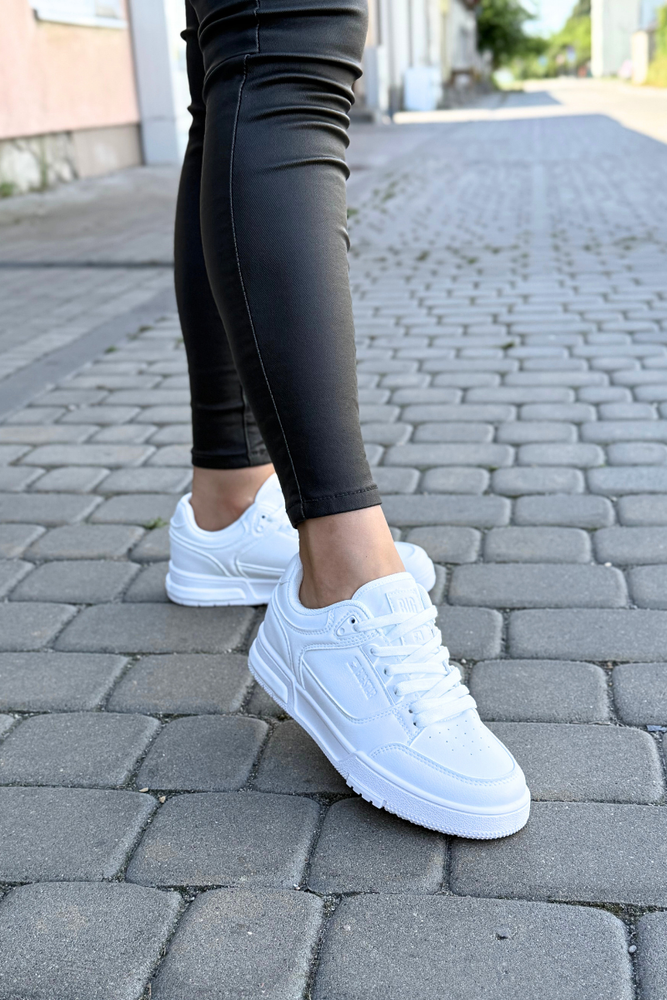 Damskie białe sneakersy Big Star z ekoskóry na płaskiej podeszwie
