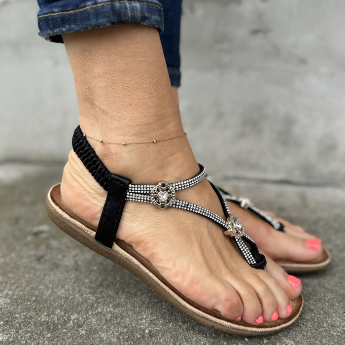 Чорні жіночі шльопанці з ремінцями з цирконами
