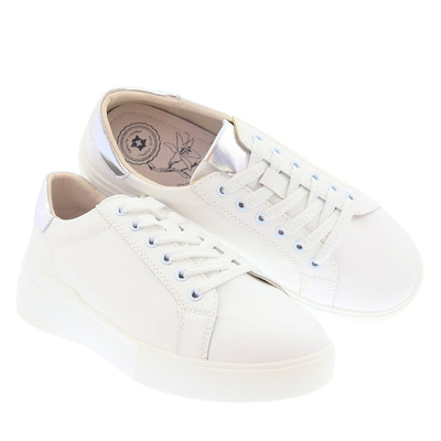 Жіночі білі шкіряні кросівки на платформі 