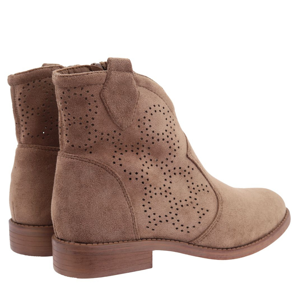 Ażurowe botki na niskim obcasie w kolorze coffee