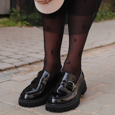 Półbuty czarne lakierowane na platformie T. Sokolski