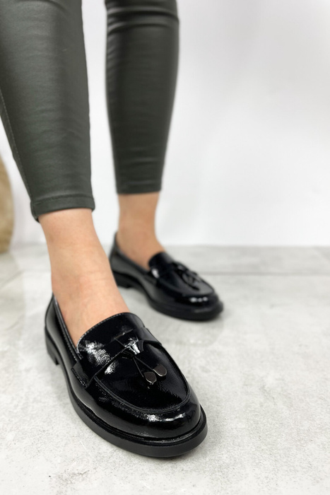 Жіночі лаковані чорні плоскі мокасини Potocki