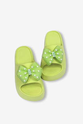 Lekkie piankowe klapki z kokardą 